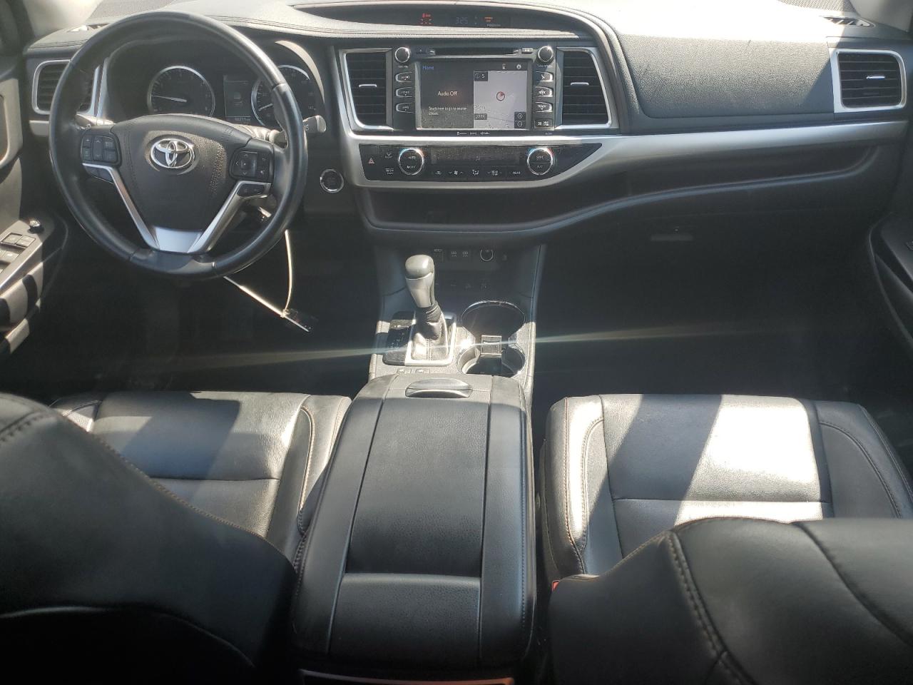 2018 Toyota Highlander Se VIN: 5TDJZRFH6JS551575 Lot: 66157725