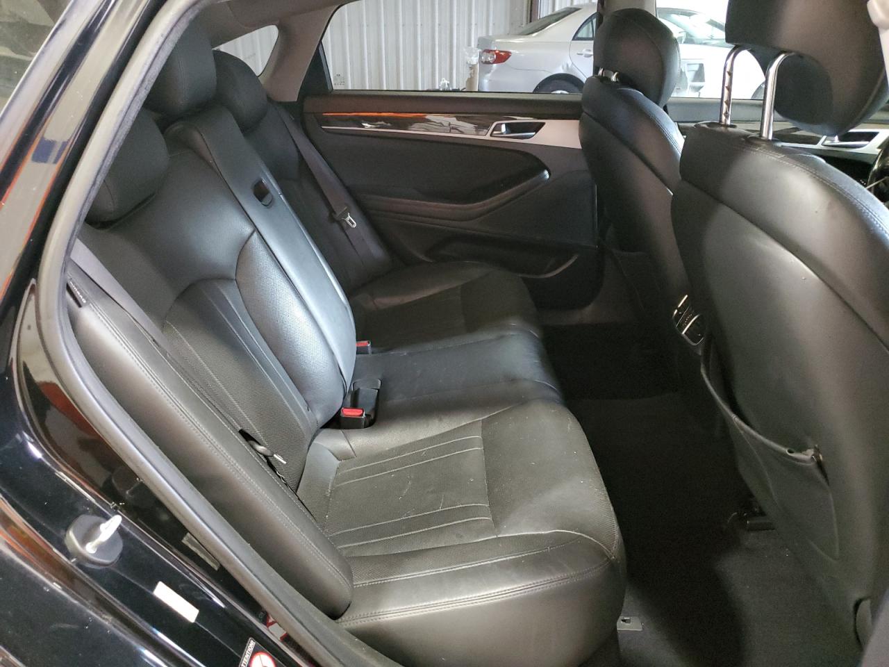 2015 Hyundai Genesis 3.8L VIN: KMHGN4JE5FU051072 Lot: 63673205
