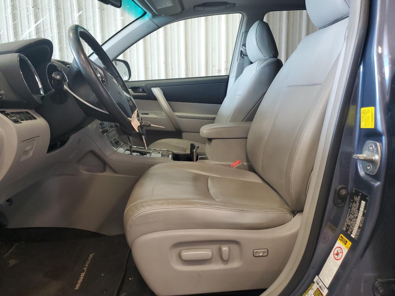 2011 Toyota Highlander Base VIN: 5TDBK3EH6BS075496 Lot: 64280405