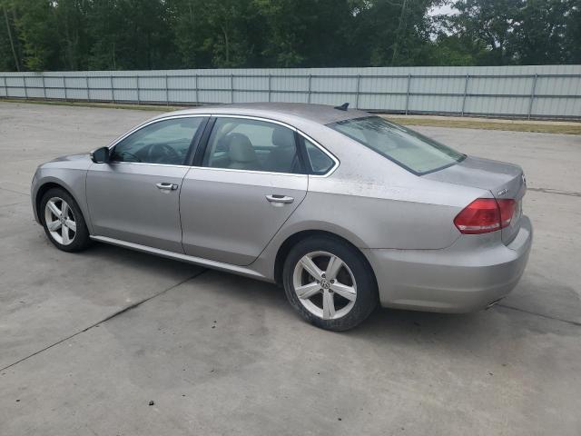  VOLKSWAGEN PASSAT 2012 Srebrny