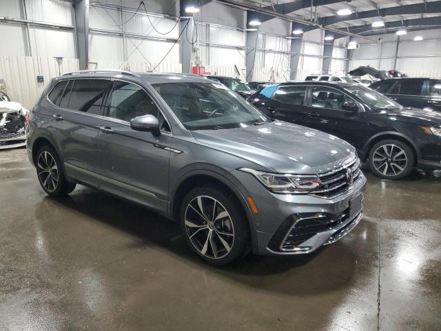  VOLKSWAGEN TIGUAN 2022 Серый