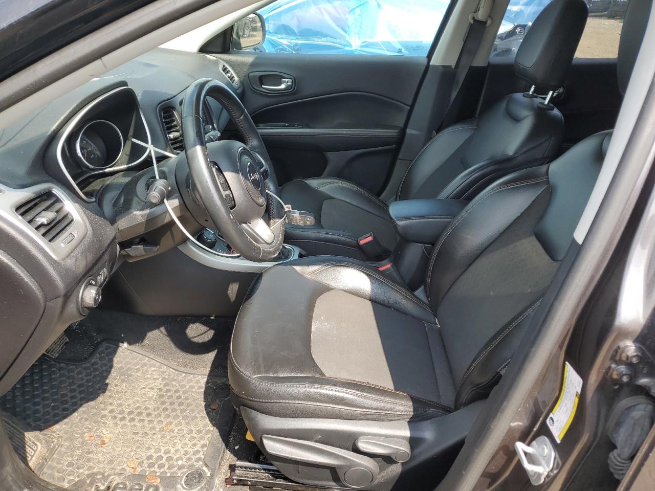 2018 Jeep Compass Latitude VIN: 3C4NJDBB1JT281934 Lot: 65583245