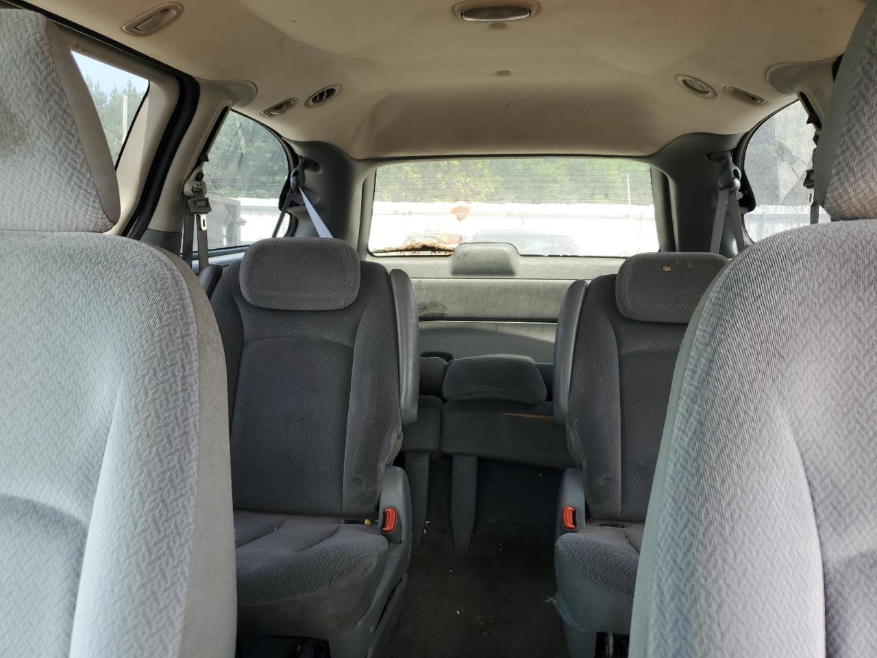 2005 Chrysler Town & Country Lx VIN: 2C4GP44R15R509845 Lot: 63314855