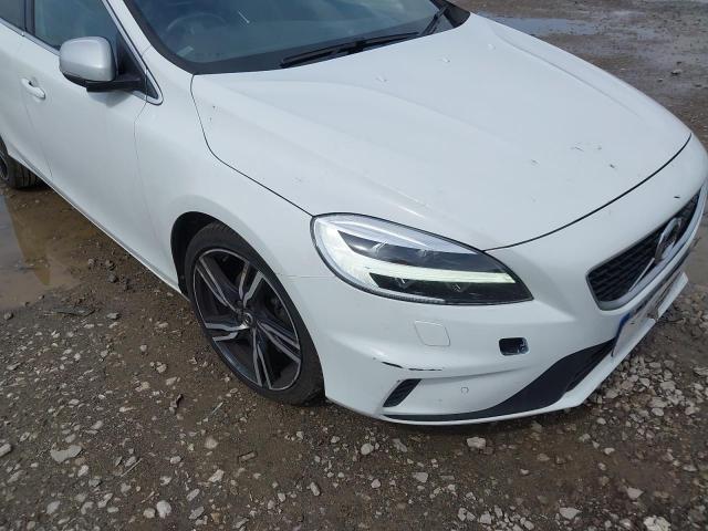 2018 VOLVO V40 R-DESI