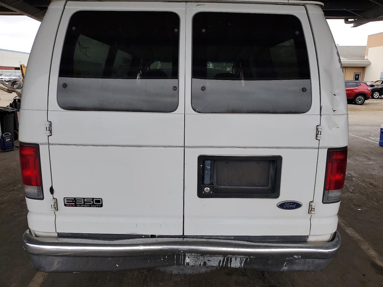 2005 Ford Econoline E350 Super Duty Wagon VIN: 1FBNE31L85HA83174 Lot: 65108315