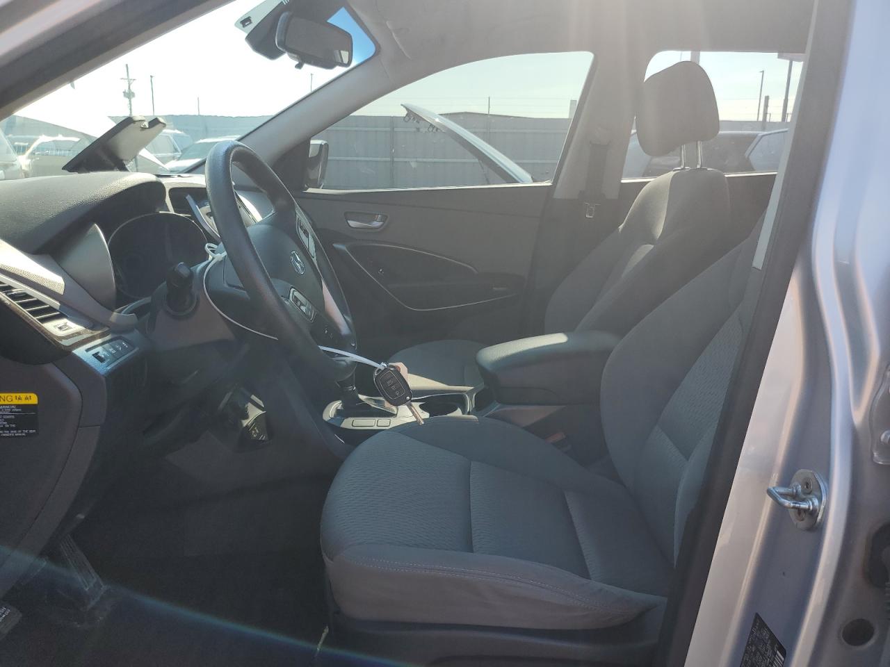 2017 Hyundai Santa Fe Se VIN: KM8SM4HF2HU203288 Lot: 64848275
