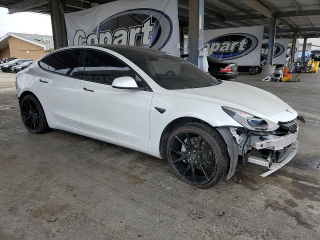  TESLA MODEL 3 2021 Biały