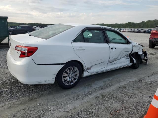  TOYOTA CAMRY 2014 Biały