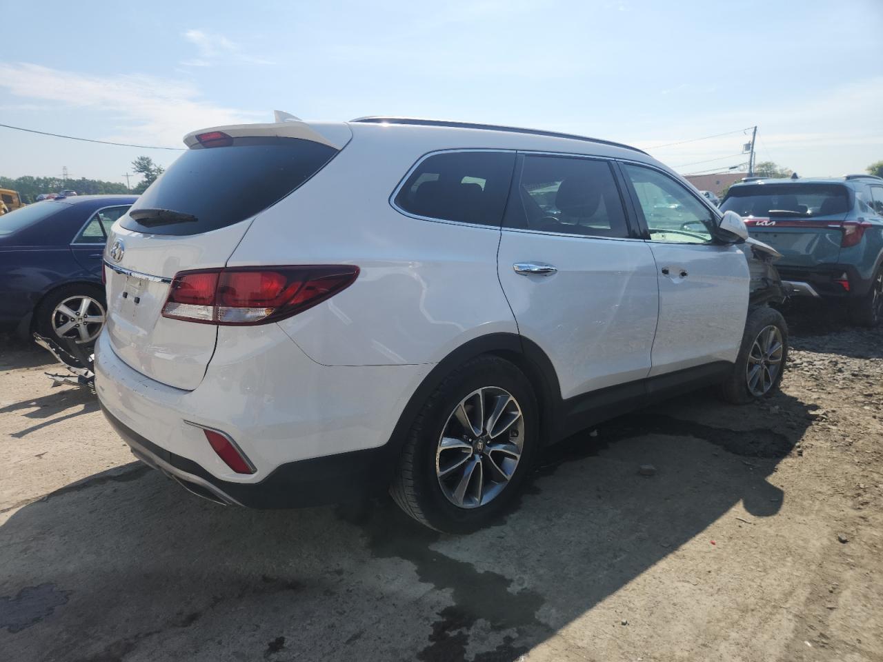 2017 Hyundai Santa Fe Se VIN: KM8SM4HF5HU187944 Lot: 66138035