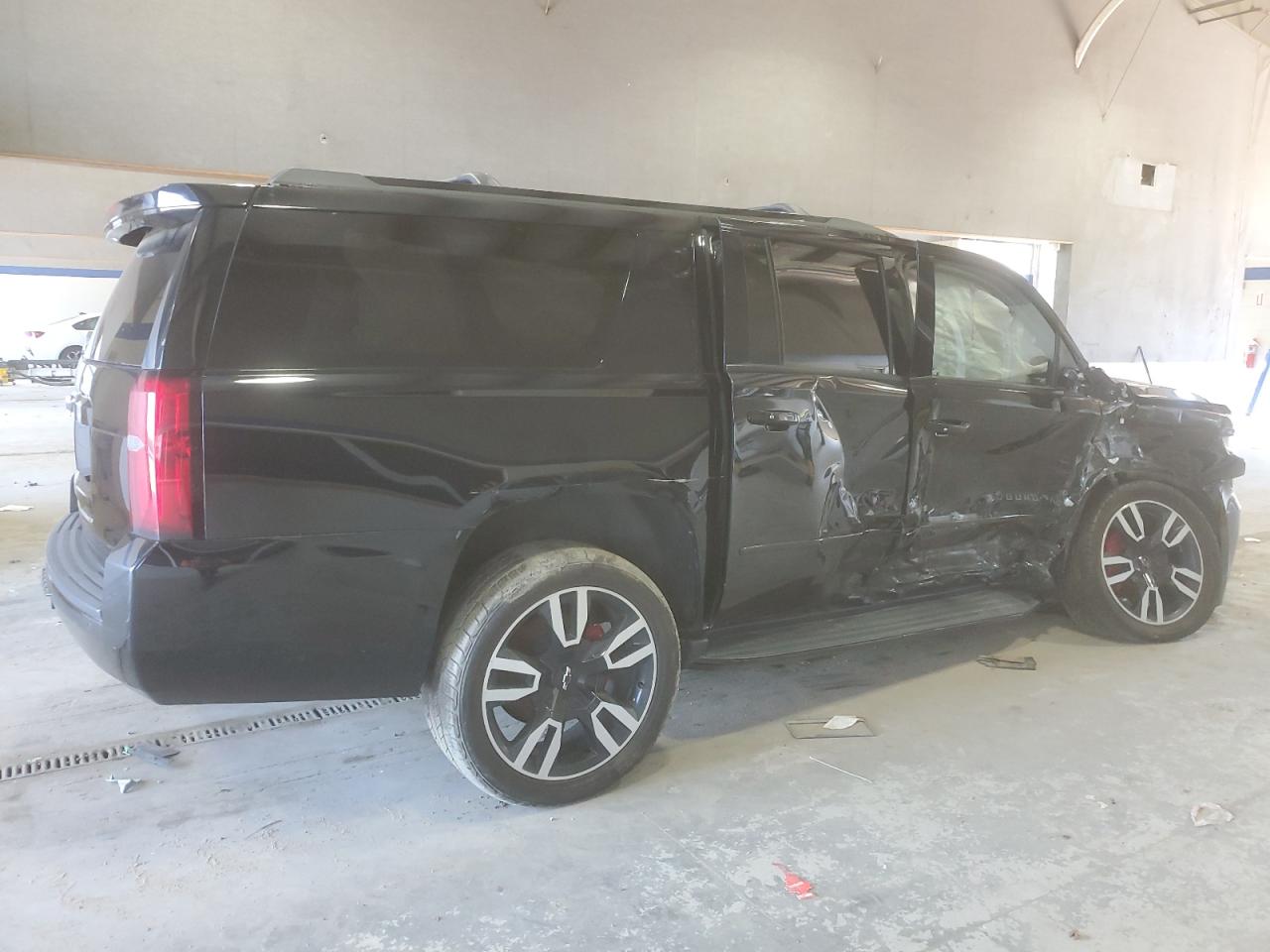 1gnskjkj8kr131049 1GNSKJKJ8KR131049 2019 Chevrolet Suburban K1500 Premier