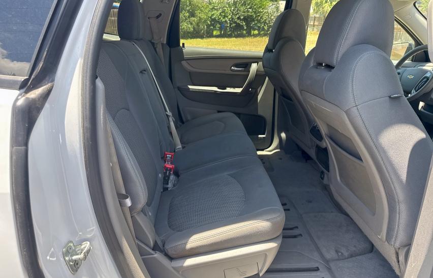 Parquets CHEVROLET TRAVERSE 2017 White