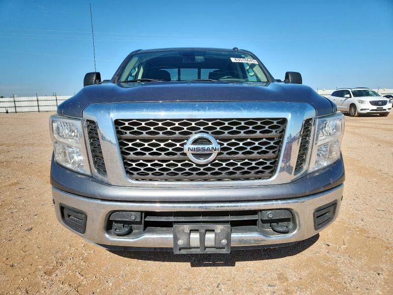  NISSAN TITAN 2018 Szary