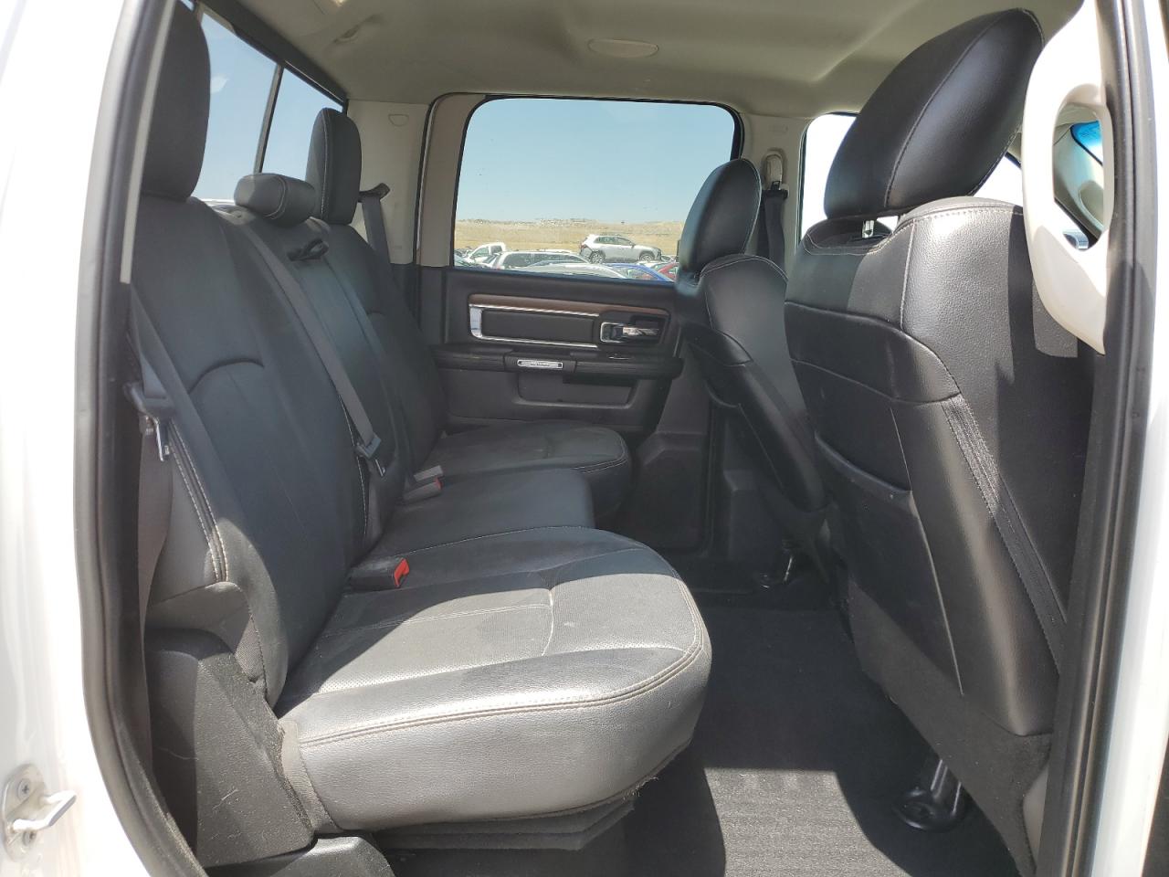 2018 Ram 2500 Laramie VIN: 3C6UR5FL0JG231930 Lot: 65909035