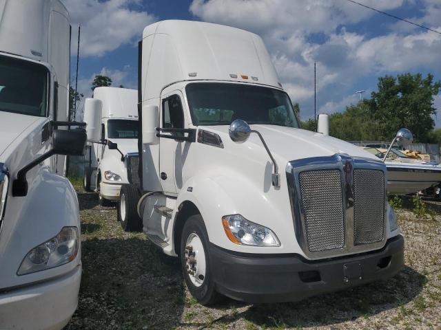 2014 KENWORTH T680 SEMI TRUCK for sale at Copart WI - MILWAUKEE SOUTH