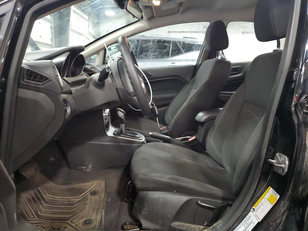 3FADP4EJ6KM163828 2019 Ford Fiesta Se