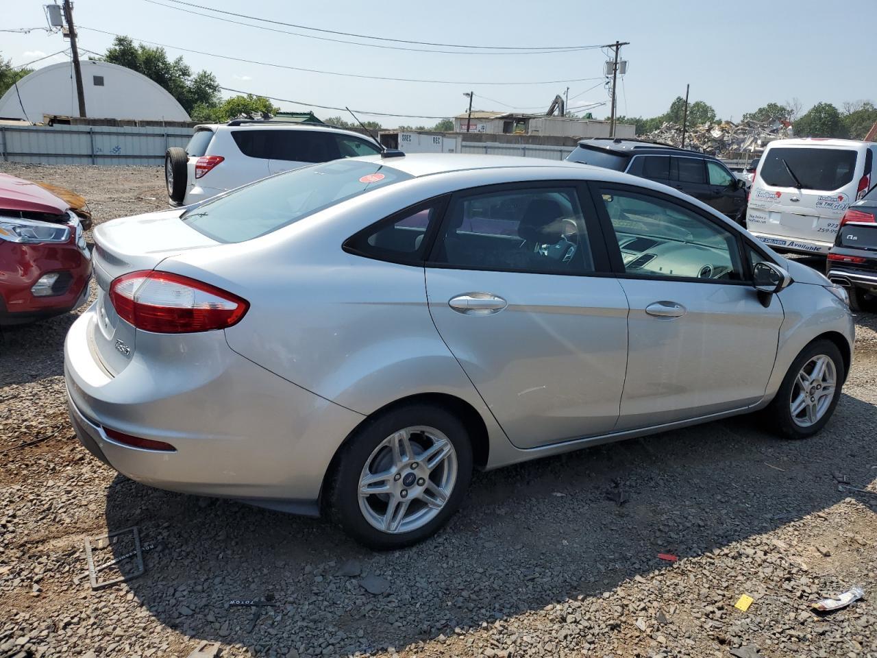 3FADP4BJ0KM142929 2019 Ford Fiesta Se