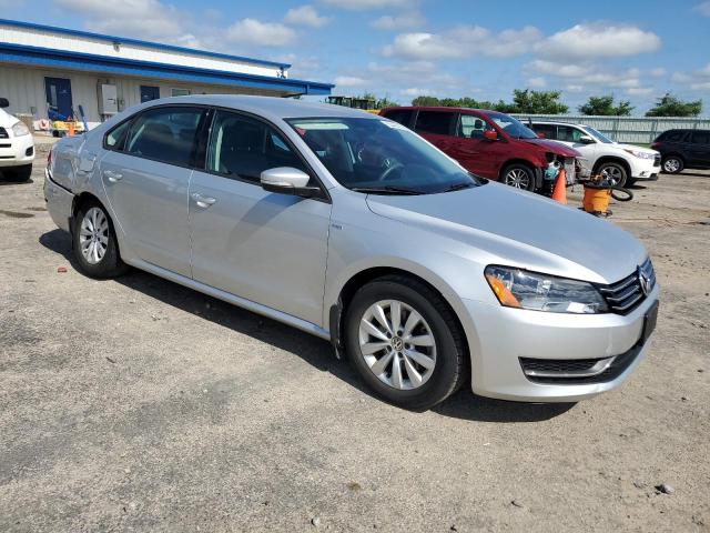  VOLKSWAGEN PASSAT 2013 Srebrny