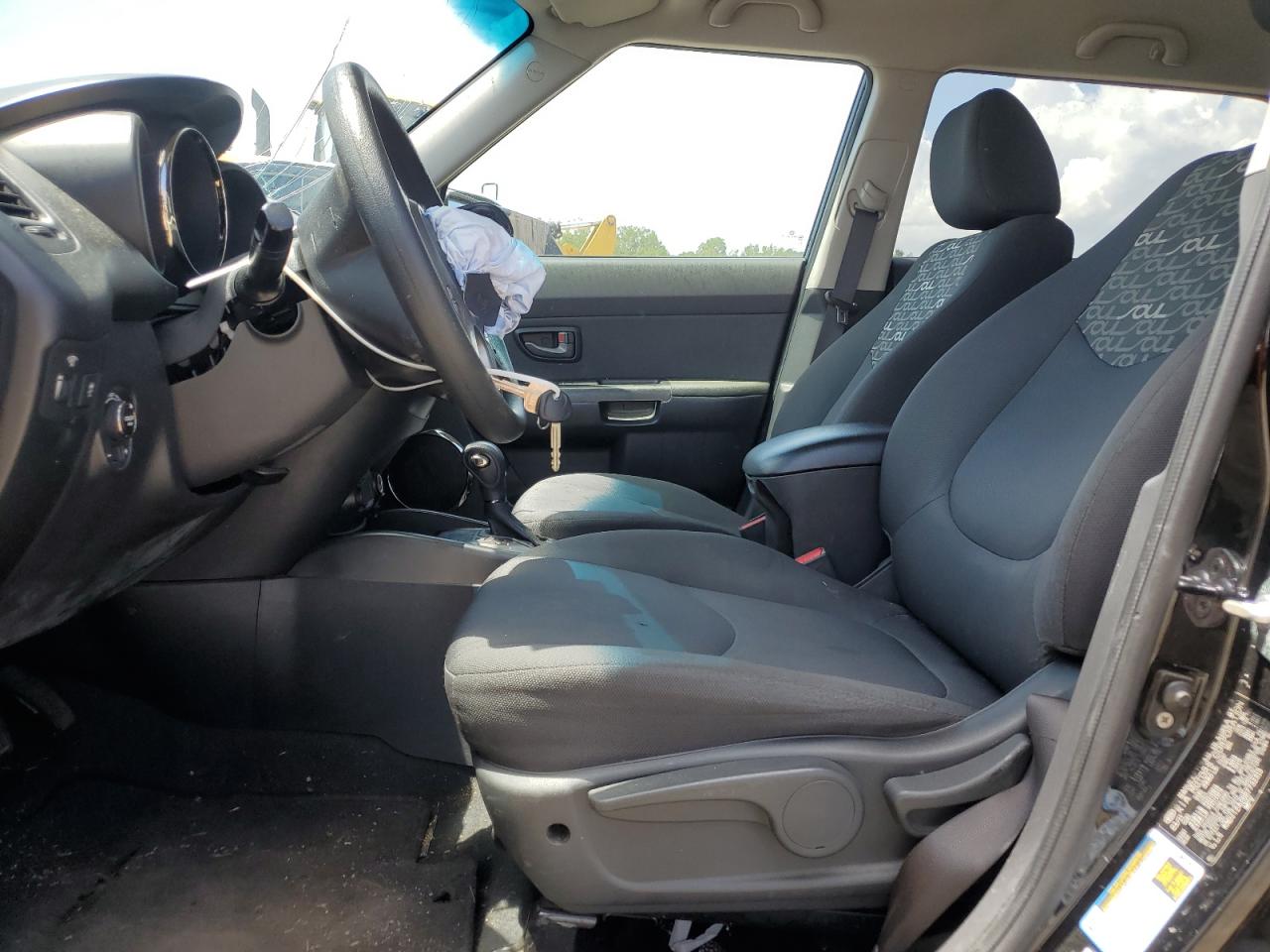 2011 Kia Soul + VIN: KNDJT2A26B7732313 Lot: 63449345