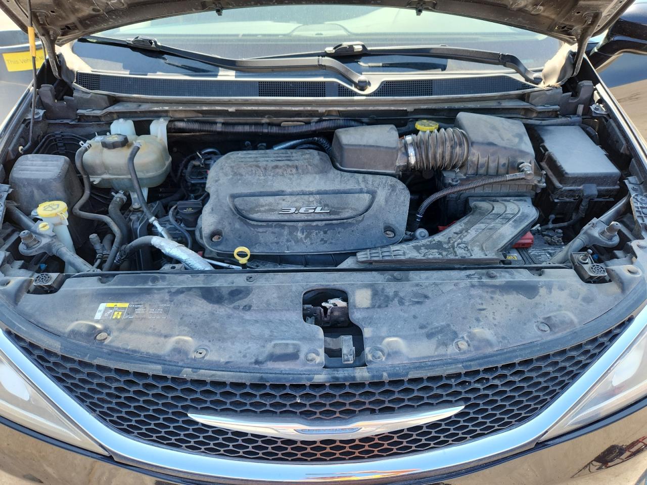 2018 Chrysler Pacifica Touring L VIN: 2C4RC1BGXJR124153 Lot: 64004445