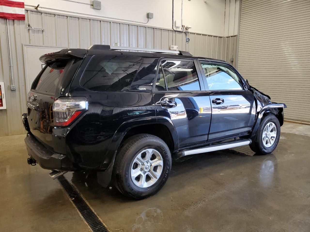 2022 Toyota 4Runner Sr5/Sr5 Premium VIN: JTENU5JR2N6042769 Lot: 64403505