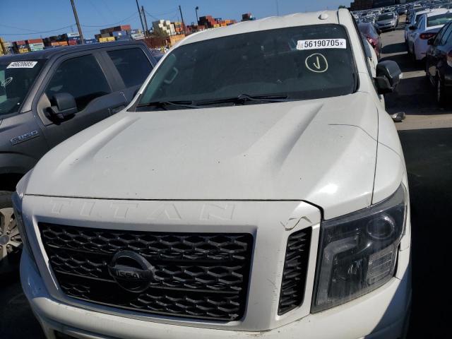 NISSAN TITAN 2018 Белы