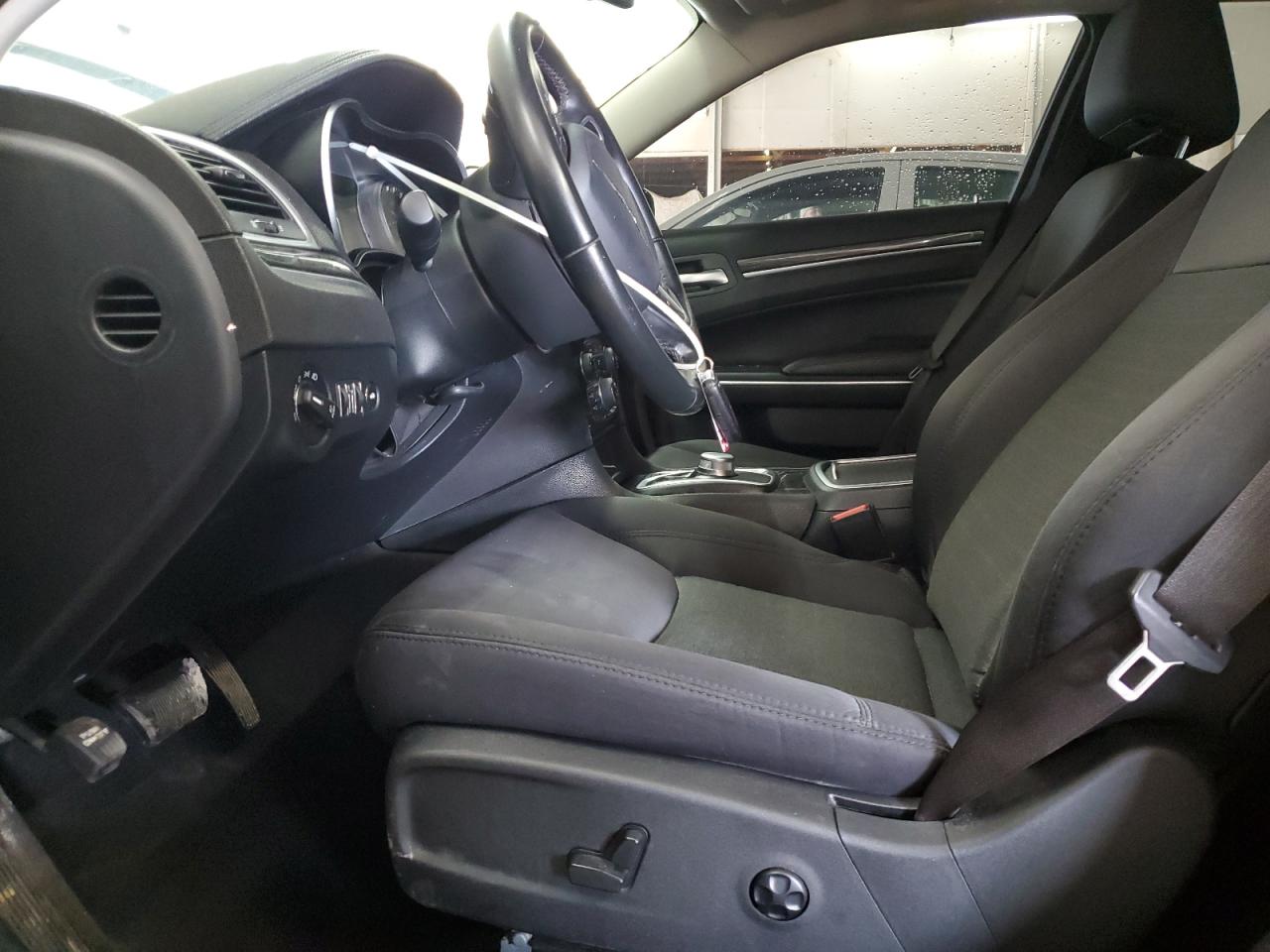 2018 Chrysler 300 Touring VIN: 2C3CCAAG1JH137570 Lot: 64281535