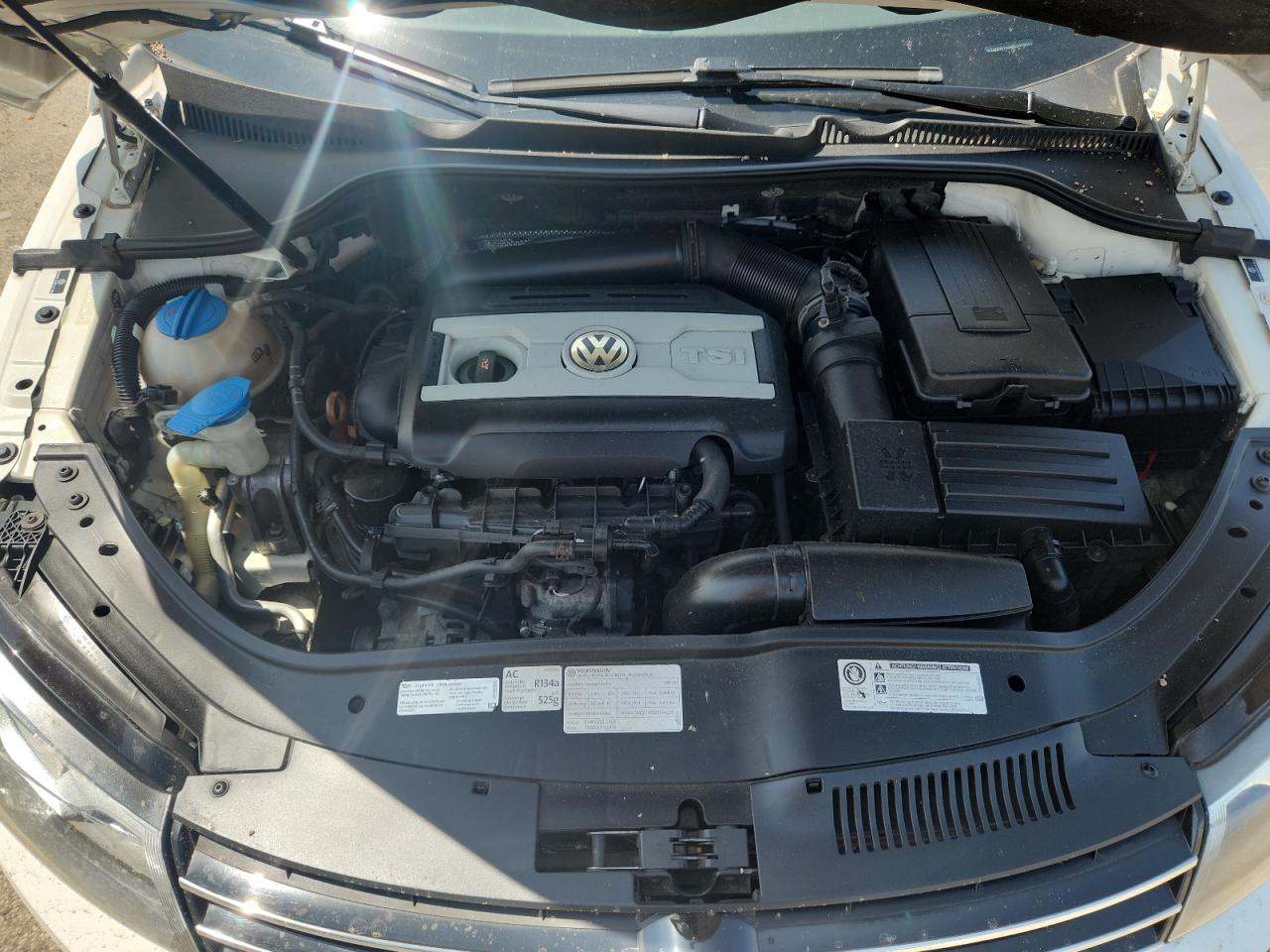 wvwbw7ah8cv015003 WVWBW7AH8CV015003 2012 Volkswagen Eos Komfort