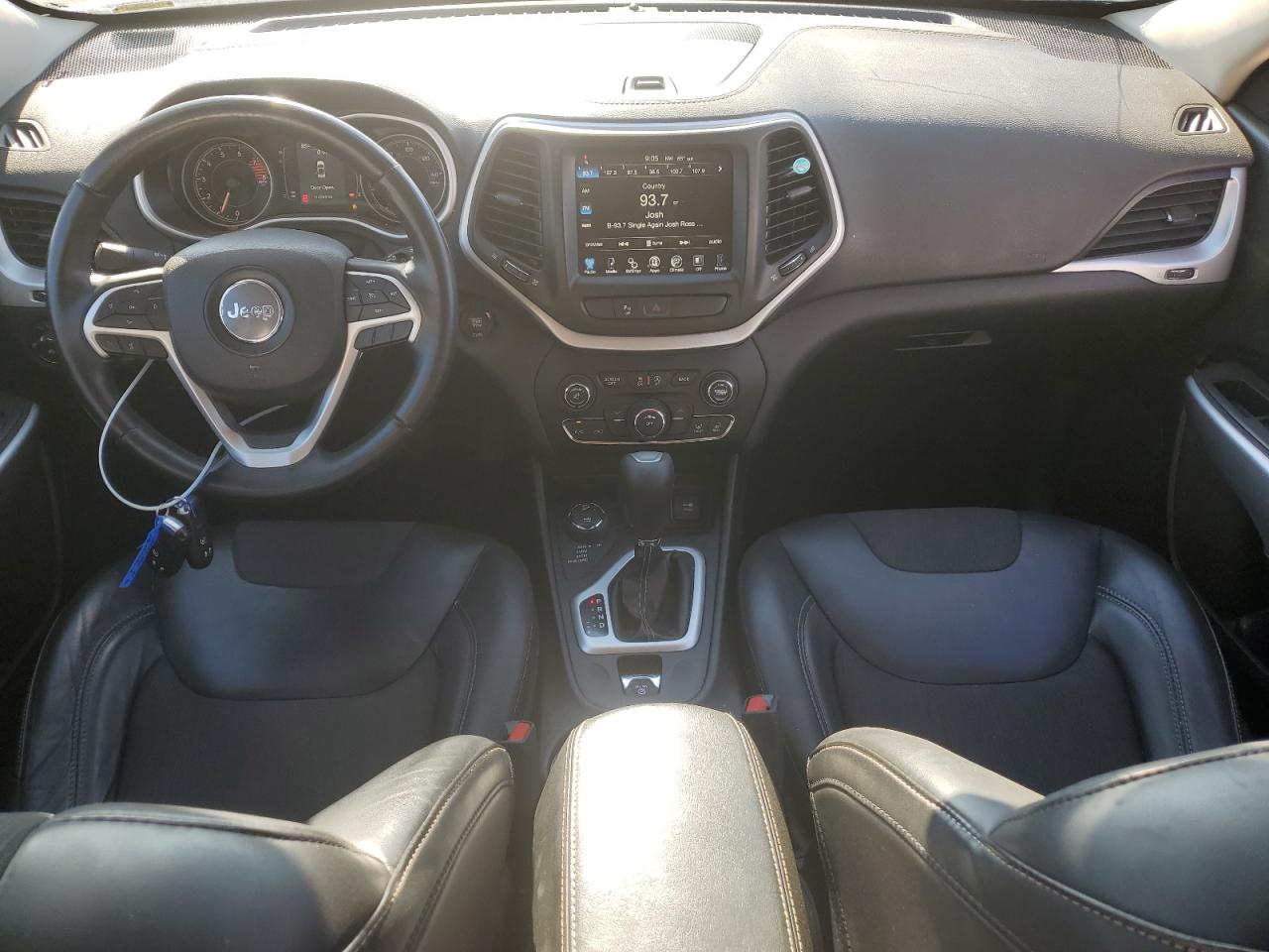 2018 Jeep Cherokee Latitude Plus VIN: 1C4PJMLX6JD622060 Lot: 63310905