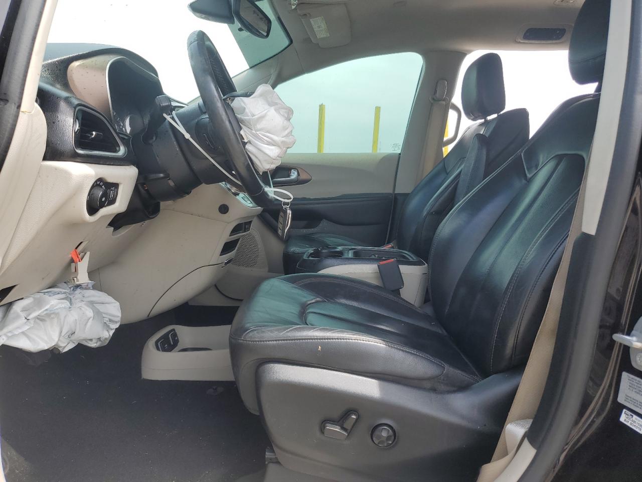 2017 Chrysler Pacifica Touring L VIN: 2C4RC1BG8HR610180 Lot: 66559245