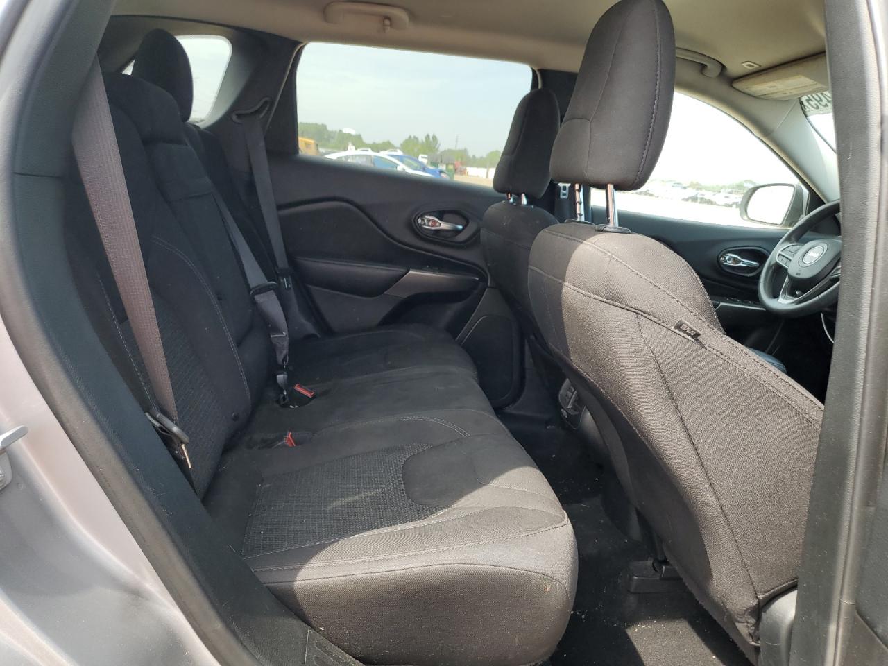 2019 Jeep Cherokee Latitude VIN: 1C4PJLCB8KD246994 Lot: 63830495