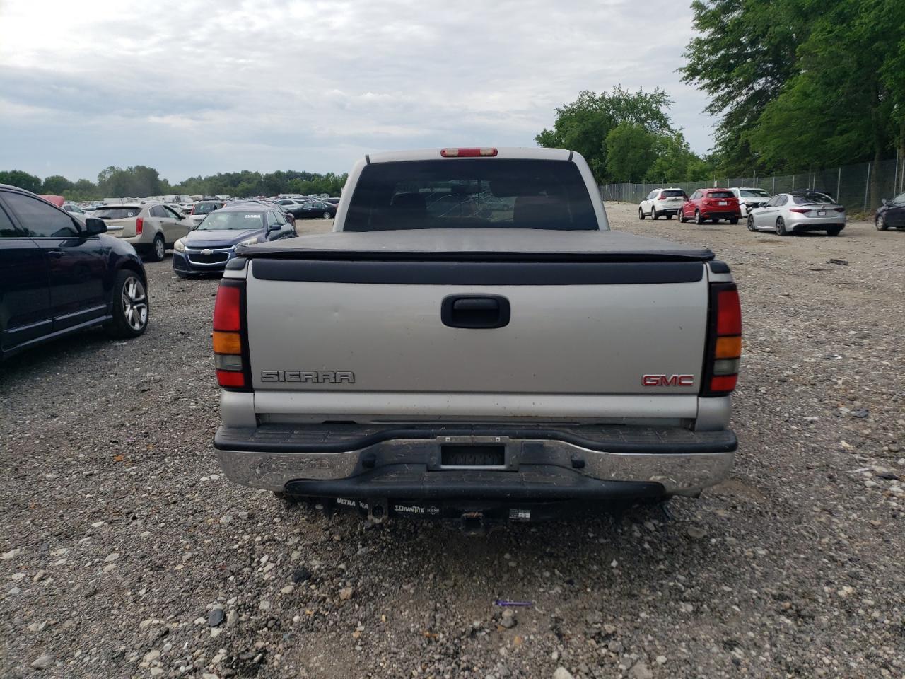 2005 GMC New Sierra K1500 VIN: 2GTEK19B251268196 Lot: 62707075