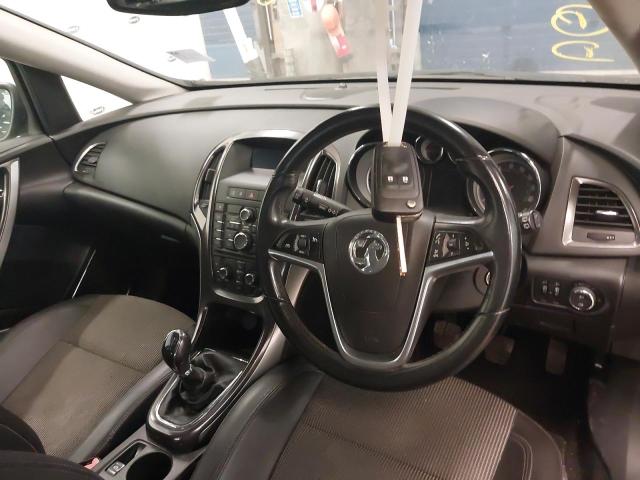 2010 VAUXHALL ASTRA SE