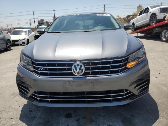  VOLKSWAGEN PASSAT 2018 Szary
