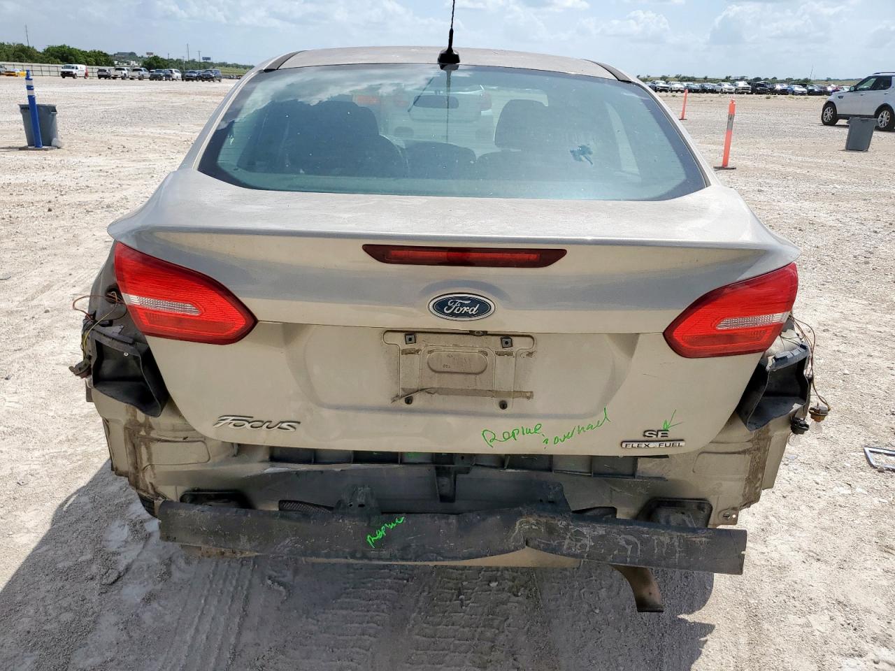 2015 Ford Focus Se VIN: 1FADP3F23FL230524 Lot: 64862565