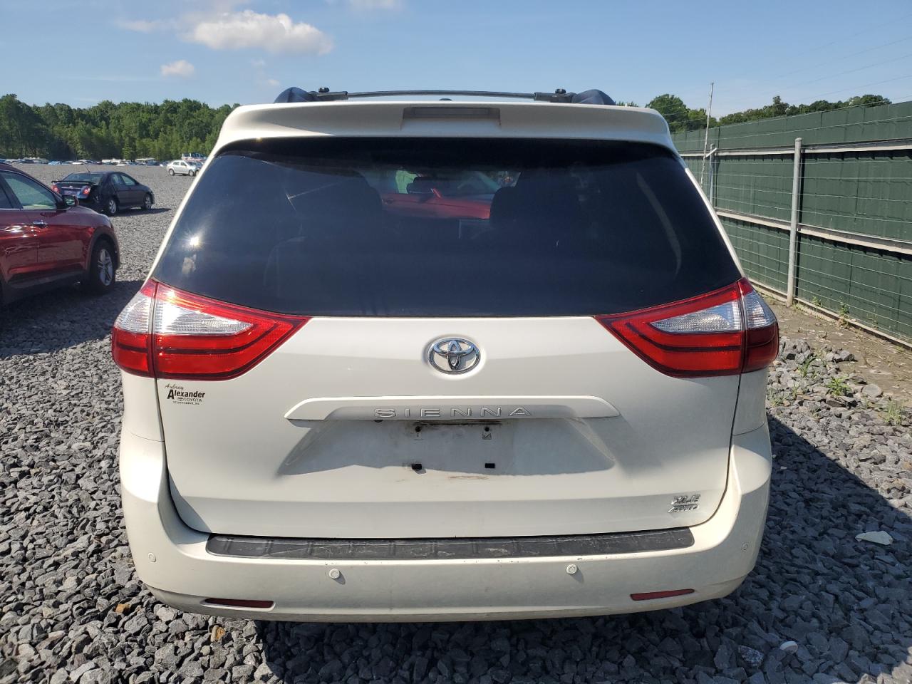 2015 Toyota Sienna Xle VIN: 5TDDK3DC2FS096172 Lot: 63043675