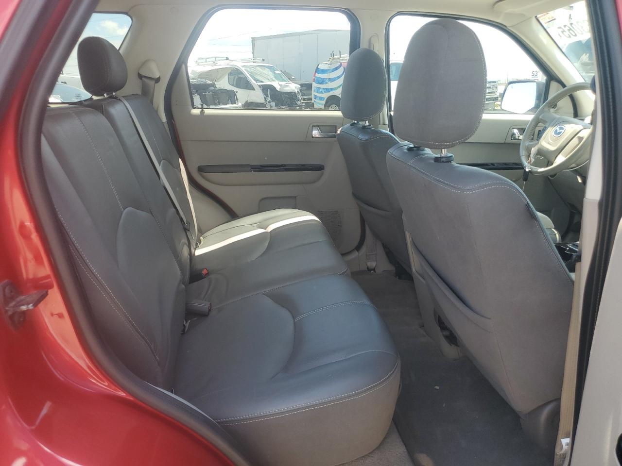 2008 Mazda Tribute S VIN: 4F2CZ06188KM25677 Lot: 62323065