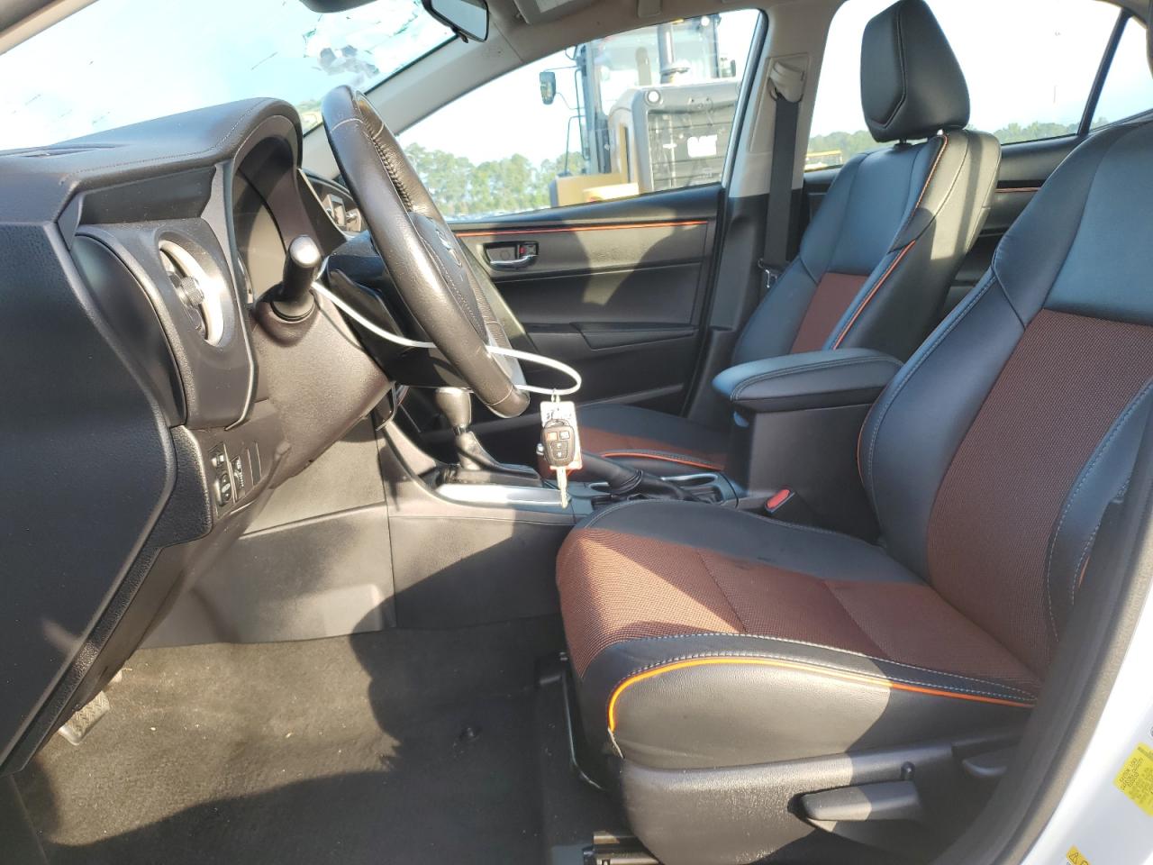 2018 Toyota Corolla L VIN: 2T1BURHE6JC053889 Lot: 64619995