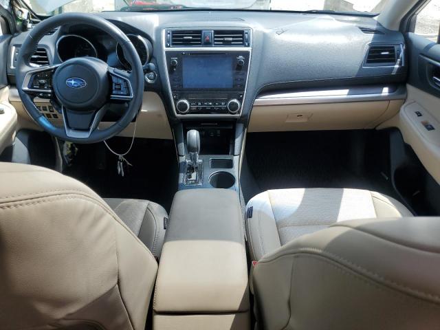  SUBARU OUTBACK 2018 Srebrny