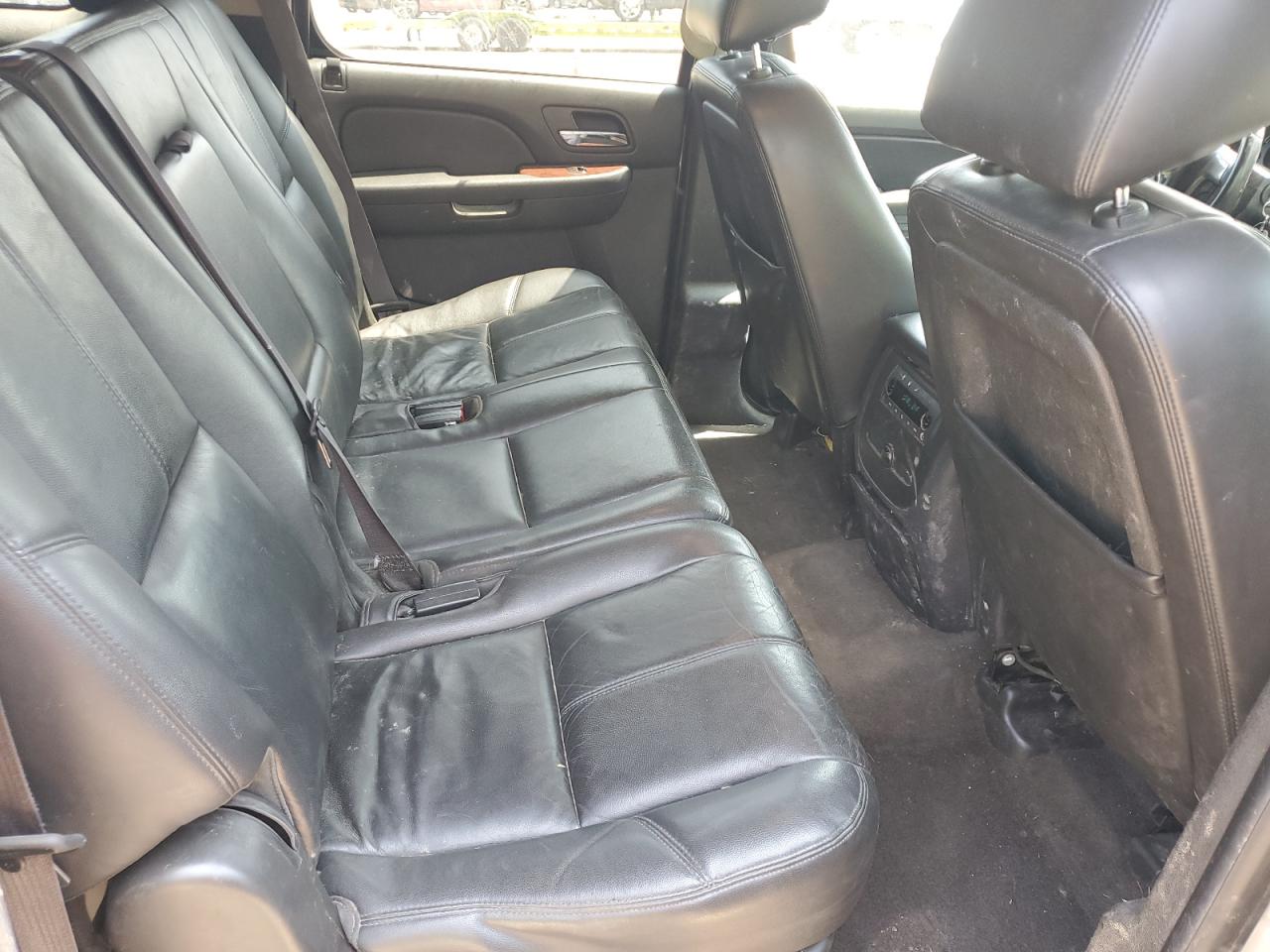 2014 Chevrolet Suburban K1500 Lt VIN: 1GNSKJE72ER199304 Lot: 64958255
