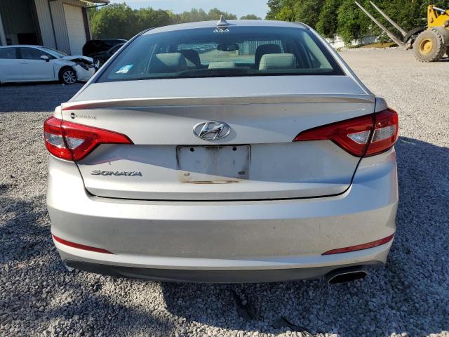 Sedans HYUNDAI SONATA 2016 Srebrny