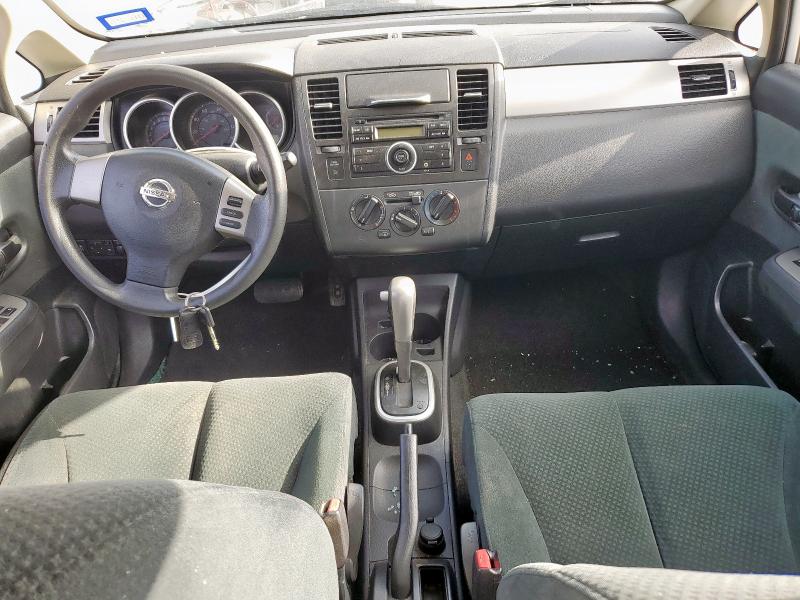 Hatchbacks NISSAN VERSA 2012 Silver