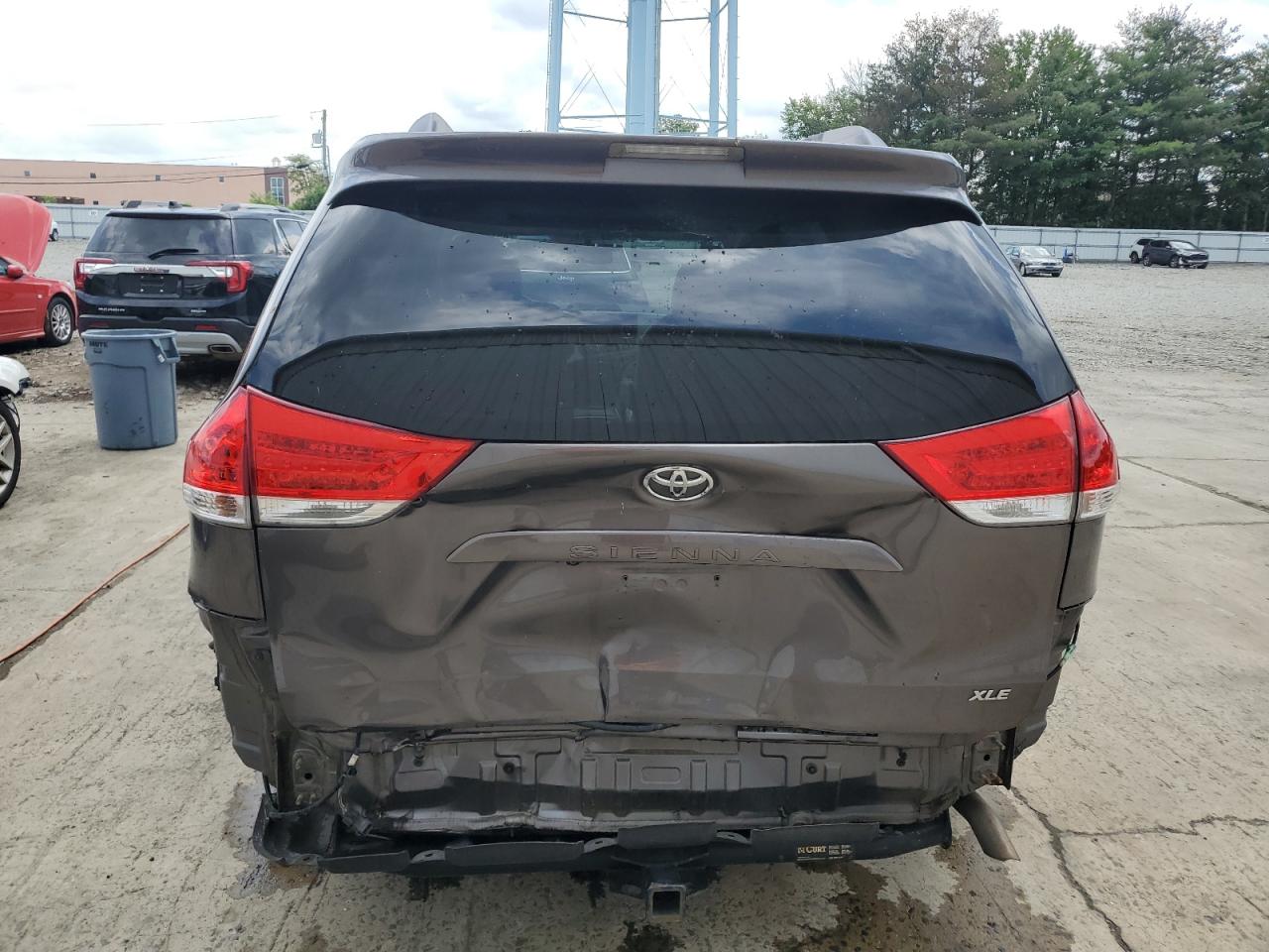2013 Toyota Sienna Xle VIN: 5TDYK3DC1DS376051 Lot: 65176025