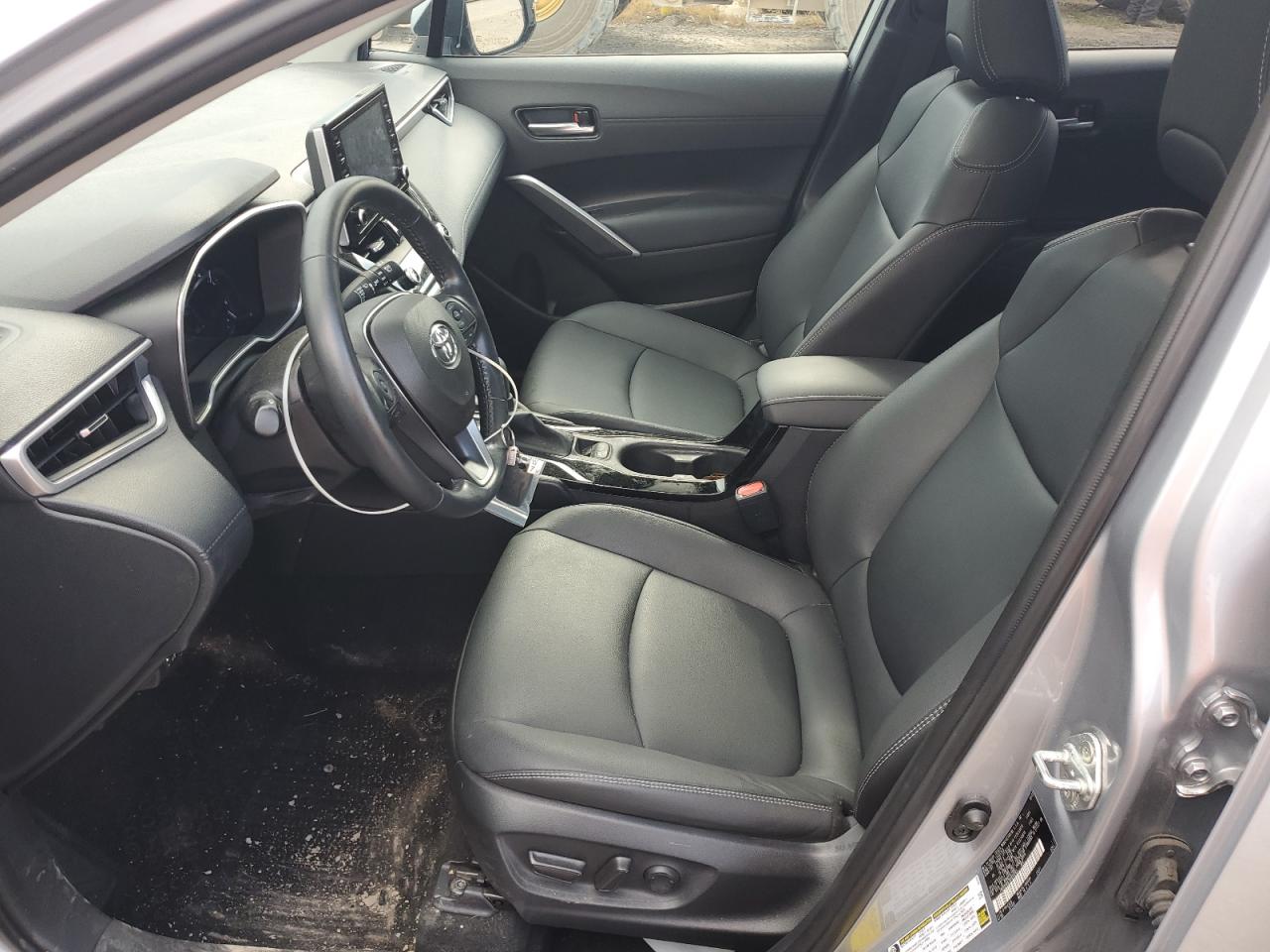2022 Toyota Corolla Cross Xle VIN: 7MUDAABG7NV040763 Lot: 61633915