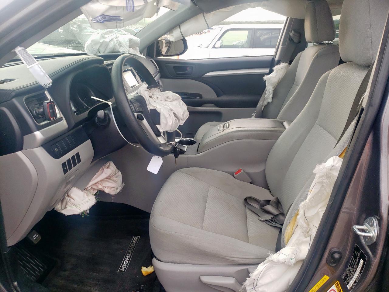 2018 Toyota Highlander Le VIN: 5TDZARFH0JS041264 Lot: 64951985