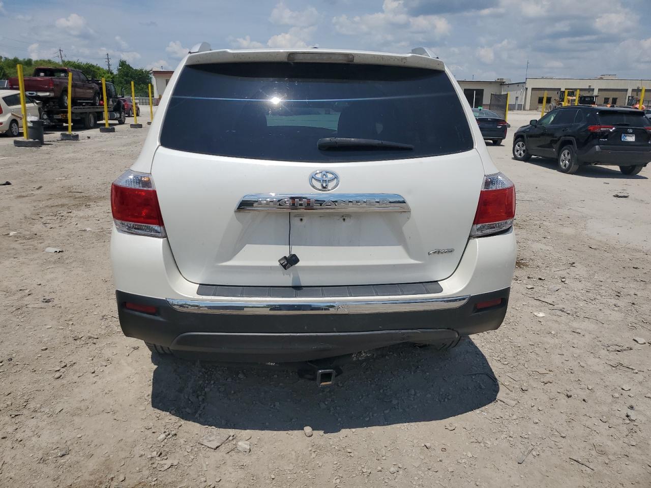 2012 Toyota Highlander Base VIN: 5TDBK3EH2CS135002 Lot: 64485105