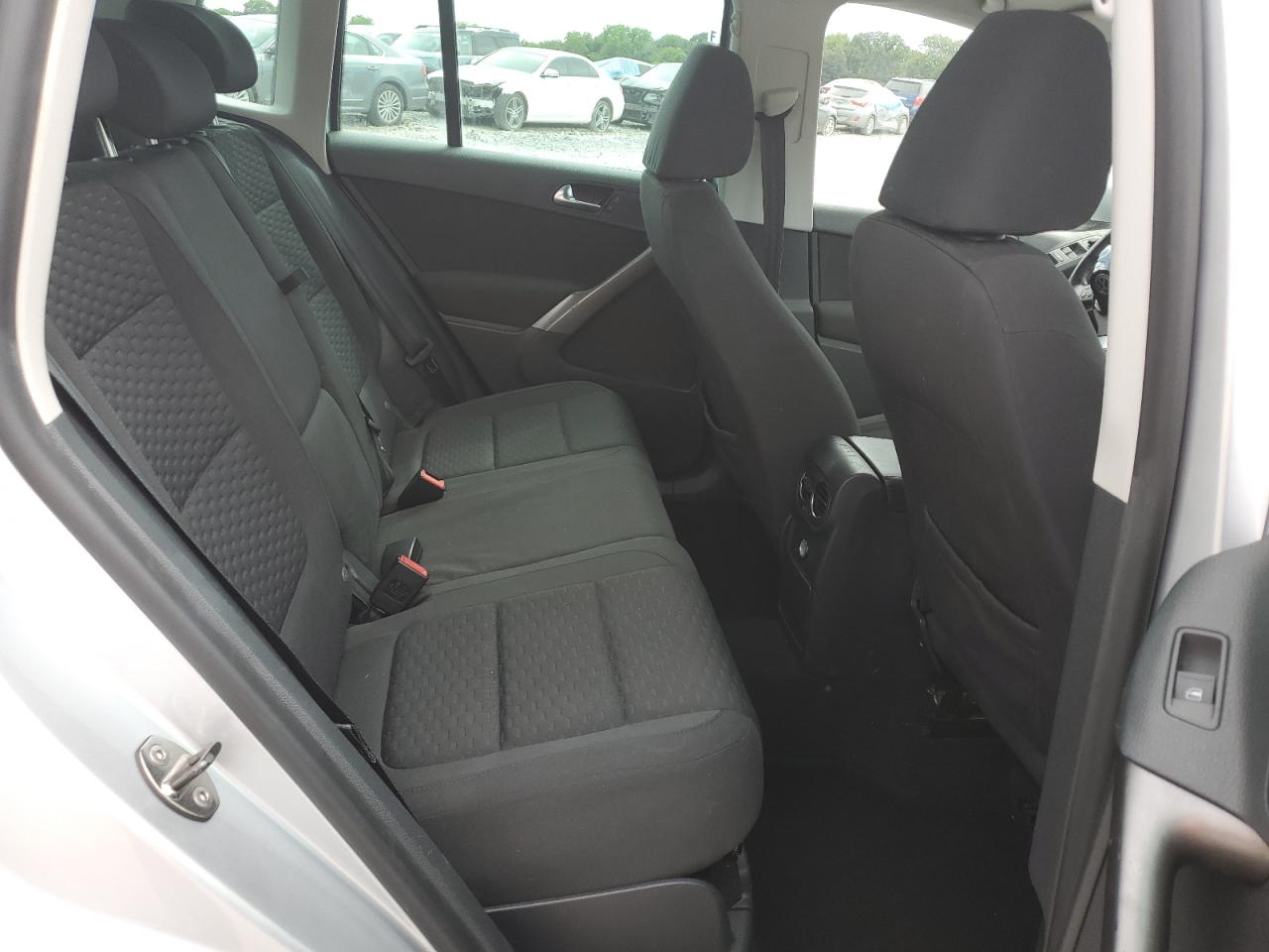 2010 Volkswagen Tiguan S VIN: WVGAV7AX9AW503286 Lot: 64143825