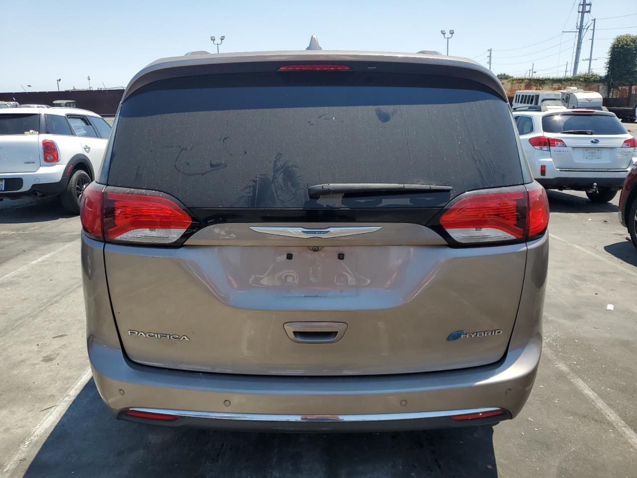 2018 Chrysler Pacifica Hybrid Limited VIN: 2C4RC1N75JR168394 Lot: 65030565
