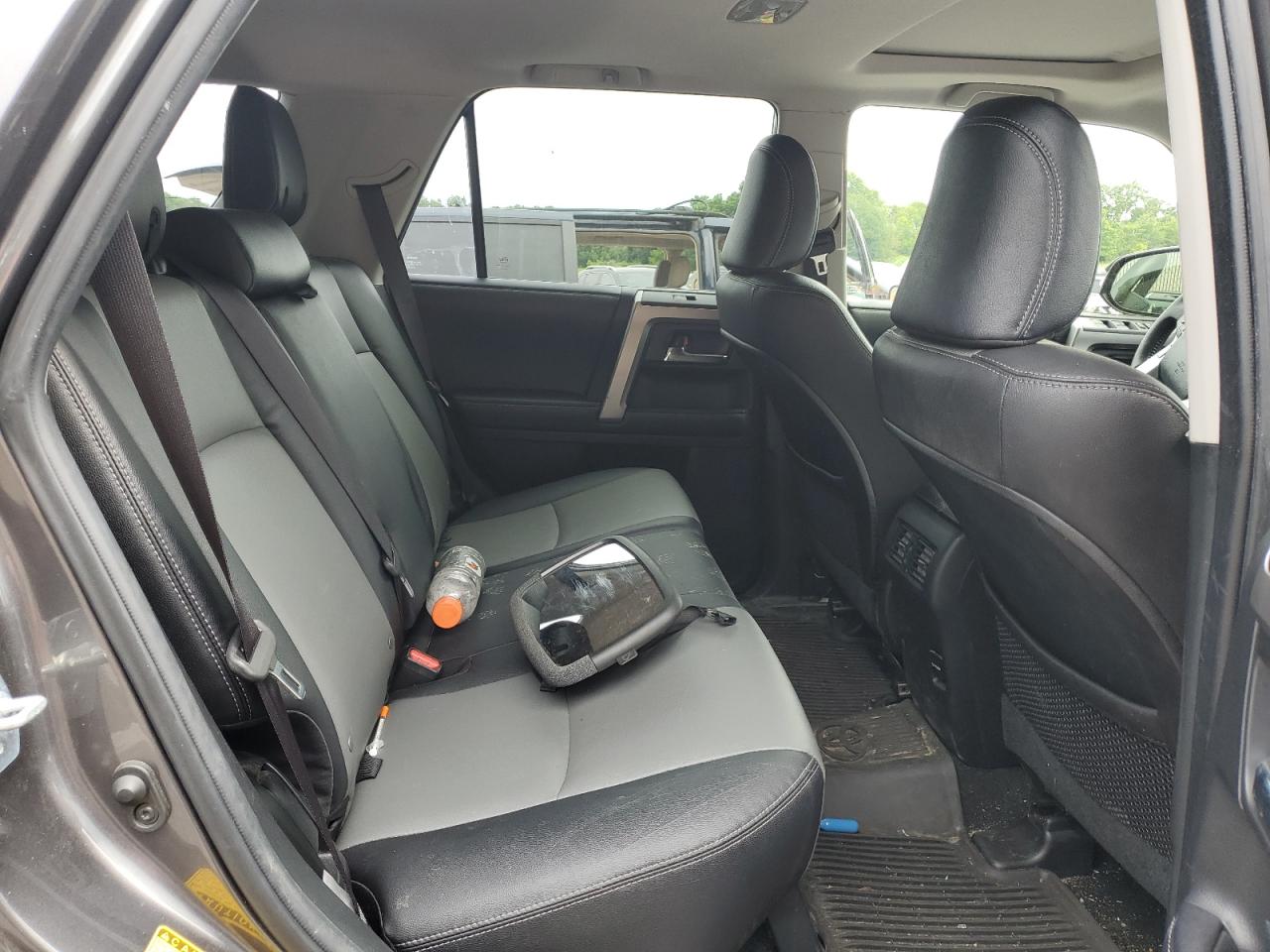 2018 Toyota 4Runner Sr5/Sr5 Premium VIN: JTEBU5JR2J5587955 Lot: 61909225