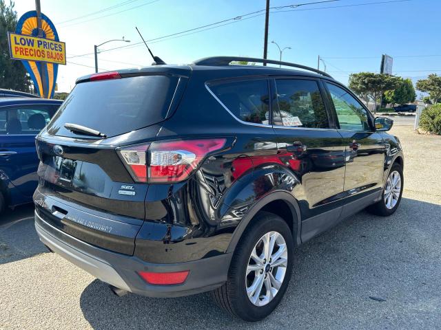  FORD ESCAPE 2018 Czarny