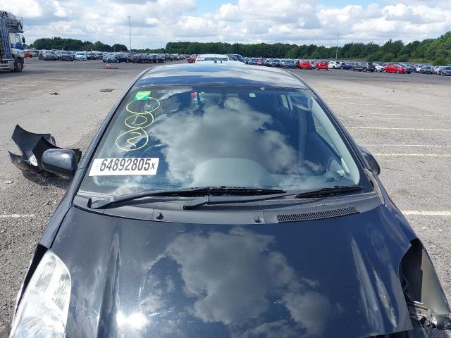 2010 TOYOTA YARIS TR V